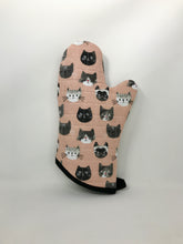 Load image into Gallery viewer, Cute Cats Pot holder/Oven mitt Gift Set
