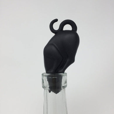 Black Cat Wine Bottle - Picture of a black cat-themed bottle stopper with the cat's face inside the top of the bottle with a white background