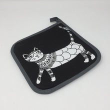 Load image into Gallery viewer, Black pot holder with white cat on it
