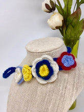 Load image into Gallery viewer, Corsage Garland Collar - Americana
