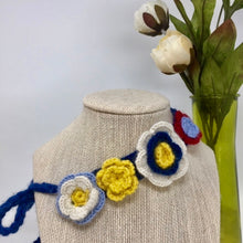 Load image into Gallery viewer, Corsage Garland Collar - Americana
