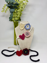 Load image into Gallery viewer, Heart &amp; Flower Collar - Summer
